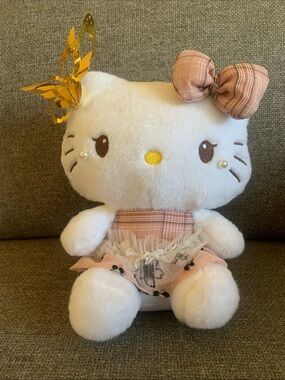 Hello Kitty White Plush with Pink Plaid Bow and Gold Butterfly Accent Sanrio 8”